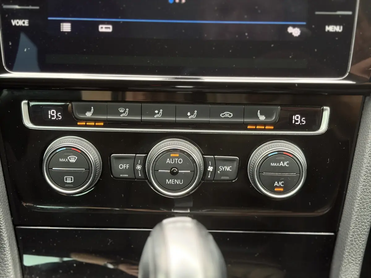 1.0 TSI Comfortline Business 110pk DSG | Virtual Cockpit | Apple Carplay/Android Auto | Cruise control adaptief | Dab | LED koplampen | Navigatiesysteem full map | Voorstoelen verwarmd | Per