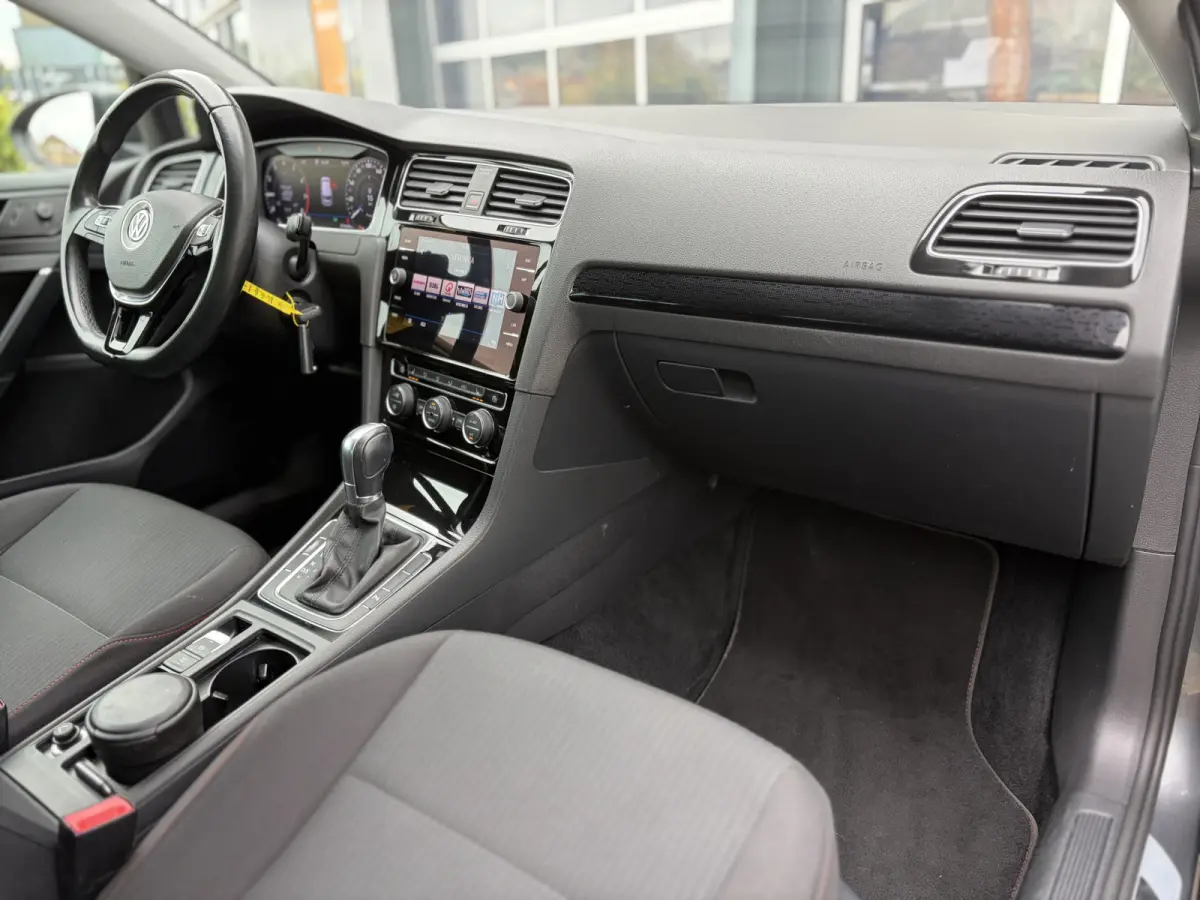 1.0 TSI Comfortline Business 110pk DSG | Virtual Cockpit | Apple Carplay/Android Auto | Cruise control adaptief | Dab | LED koplampen | Navigatiesysteem full map | Voorstoelen verwarmd | Per