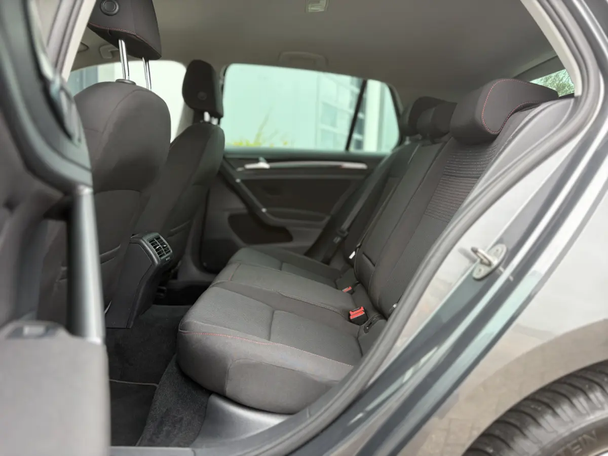 1.0 TSI Comfortline Business 110pk DSG | Virtual Cockpit | Apple Carplay/Android Auto | Cruise control adaptief | Dab | LED koplampen | Navigatiesysteem full map | Voorstoelen verwarmd | Per