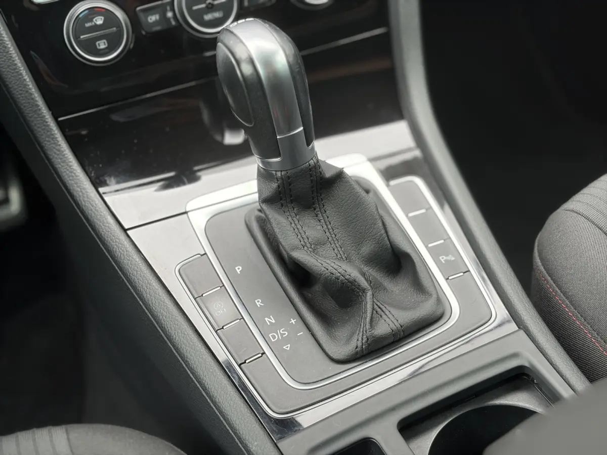 1.0 TSI Comfortline Business 110pk DSG | Virtual Cockpit | Apple Carplay/Android Auto | Cruise control adaptief | Dab | LED koplampen | Navigatiesysteem full map | Voorstoelen verwarmd | Per