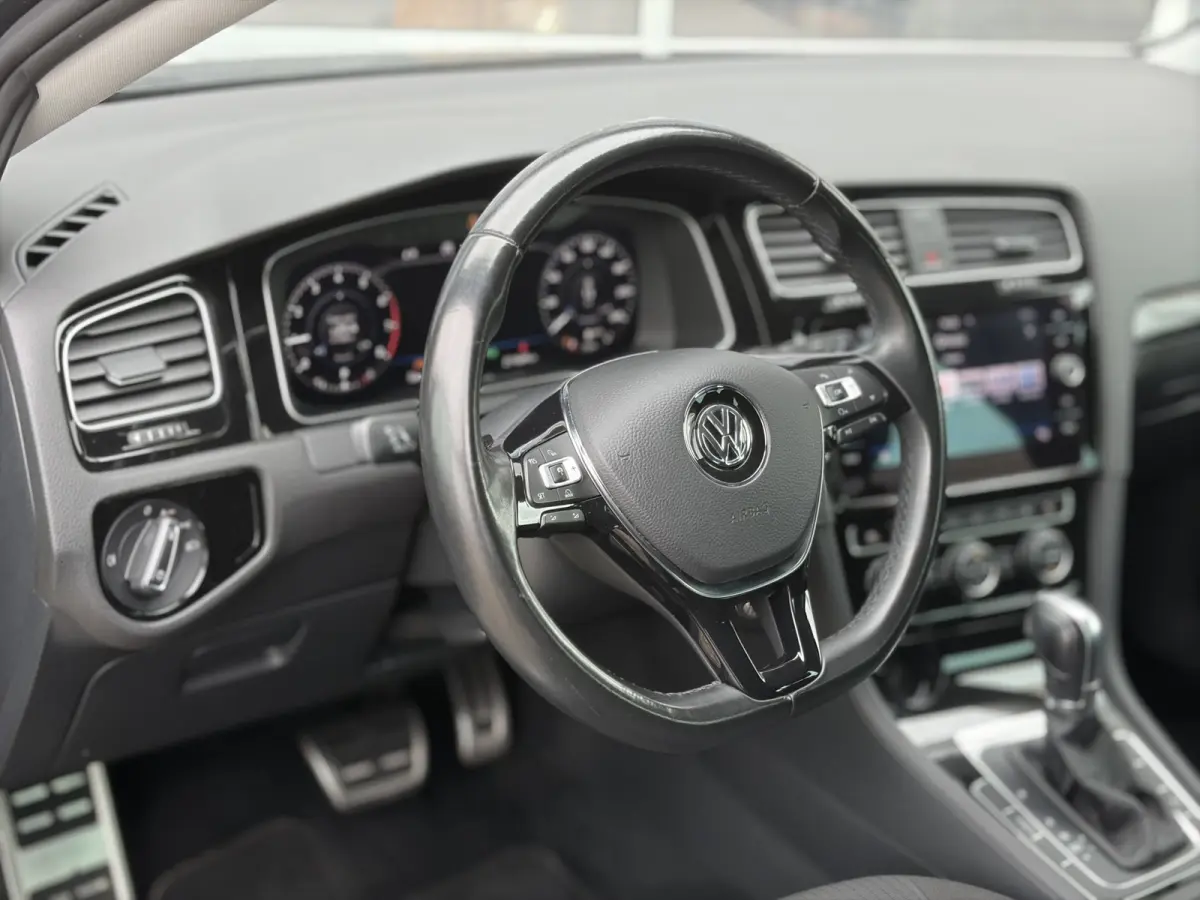 1.0 TSI Comfortline Business 110pk DSG | Virtual Cockpit | Apple Carplay/Android Auto | Cruise control adaptief | Dab | LED koplampen | Navigatiesysteem full map | Voorstoelen verwarmd | Per