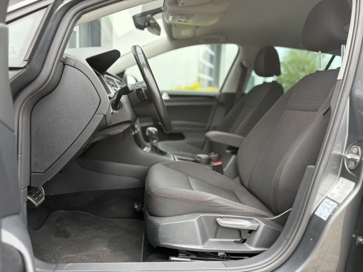 1.0 TSI Comfortline Business 110pk DSG | Virtual Cockpit | Apple Carplay/Android Auto | Cruise control adaptief | Dab | LED koplampen | Navigatiesysteem full map | Voorstoelen verwarmd | Per