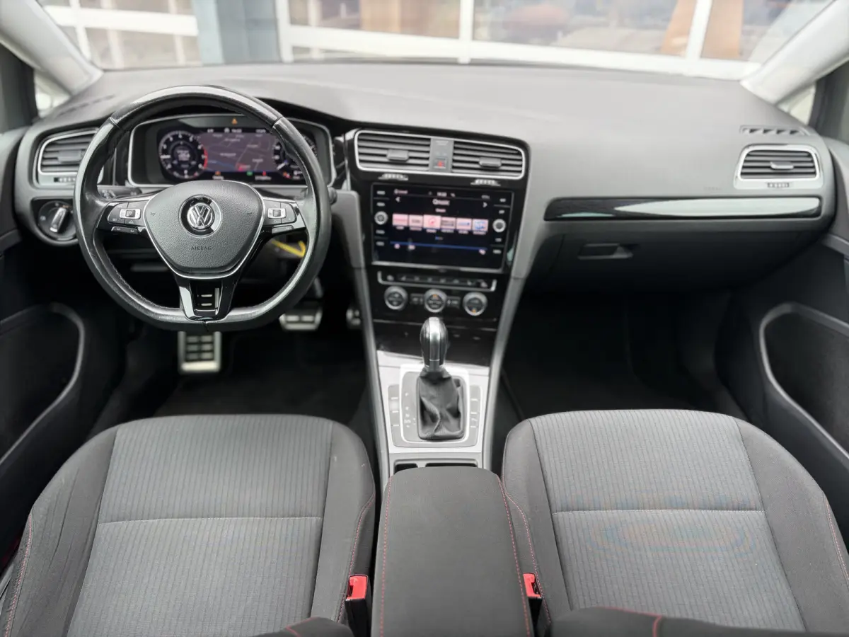 1.0 TSI Comfortline Business 110pk DSG | Virtual Cockpit | Apple Carplay/Android Auto | Cruise control adaptief | Dab | LED koplampen | Navigatiesysteem full map | Voorstoelen verwarmd | Per