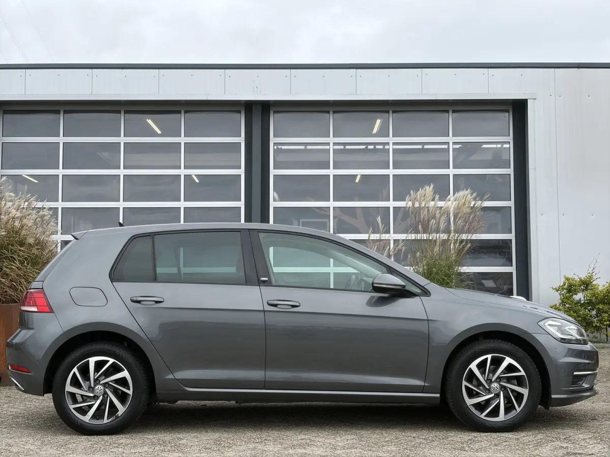 1.0 TSI Comfortline Business 110pk DSG | Virtual Cockpit | Apple Carplay/Android Auto | Cruise control adaptief | Dab | LED koplampen | Navigatiesysteem full map | Voorstoelen verwarmd | Per