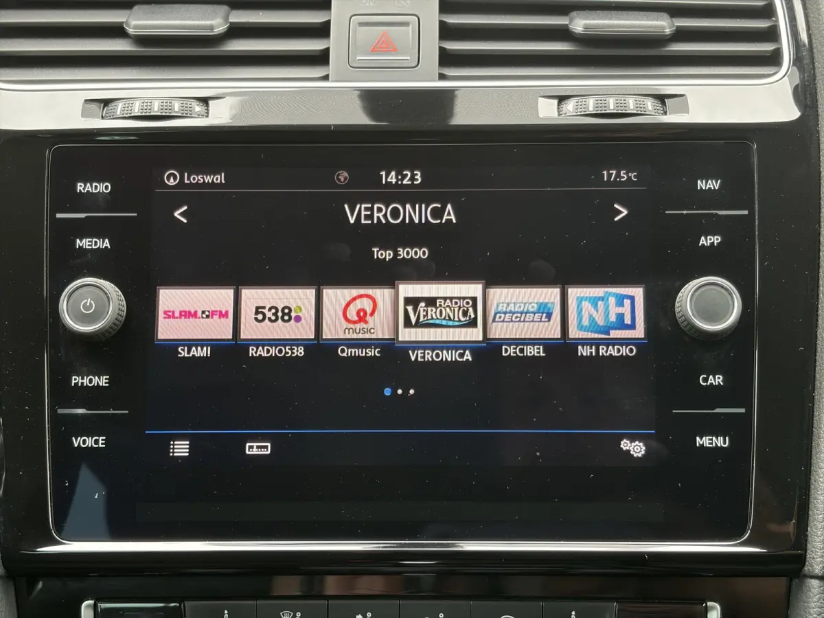 1.0 TSI Comfortline Business 110pk DSG | Virtual Cockpit | Apple Carplay/Android Auto | Cruise control adaptief | Dab | LED koplampen | Navigatiesysteem full map | Voorstoelen verwarmd | Per