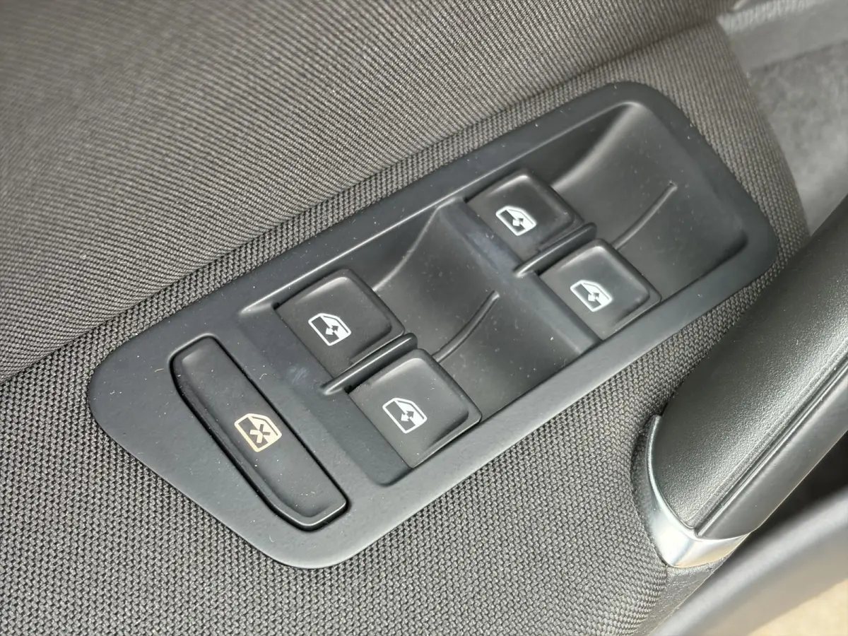 1.0 TSI Comfortline Business 110pk DSG | Virtual Cockpit | Apple Carplay/Android Auto | Cruise control adaptief | Dab | LED koplampen | Navigatiesysteem full map | Voorstoelen verwarmd | Per