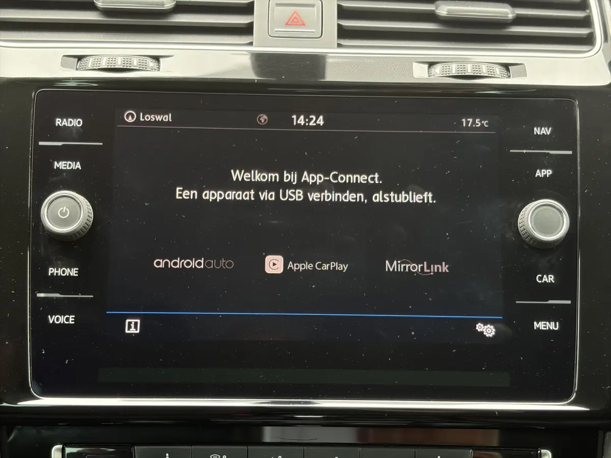 1.0 TSI Comfortline Business 110pk DSG | Virtual Cockpit | Apple Carplay/Android Auto | Cruise control adaptief | Dab | LED koplampen | Navigatiesysteem full map | Voorstoelen verwarmd | Per
