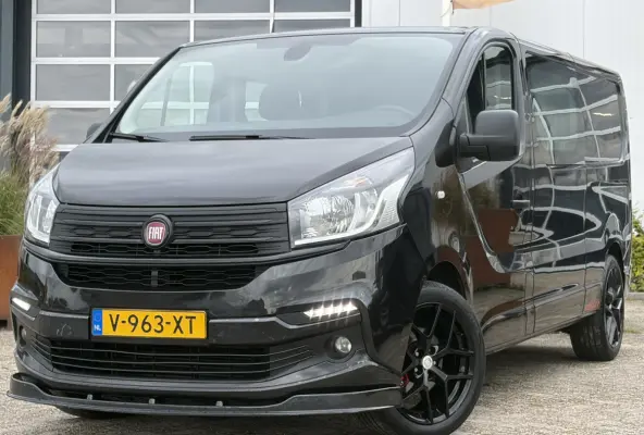 1.6 MJ EcoJet L2H1 SX 125pk | Dubbele Cabine | Koppejan Edition | Achteruitrijcamera | Bluetooth | Dab | Navigatiesysteem full map | Parkeersensor achter | Trekhaak | Zeer compleet!