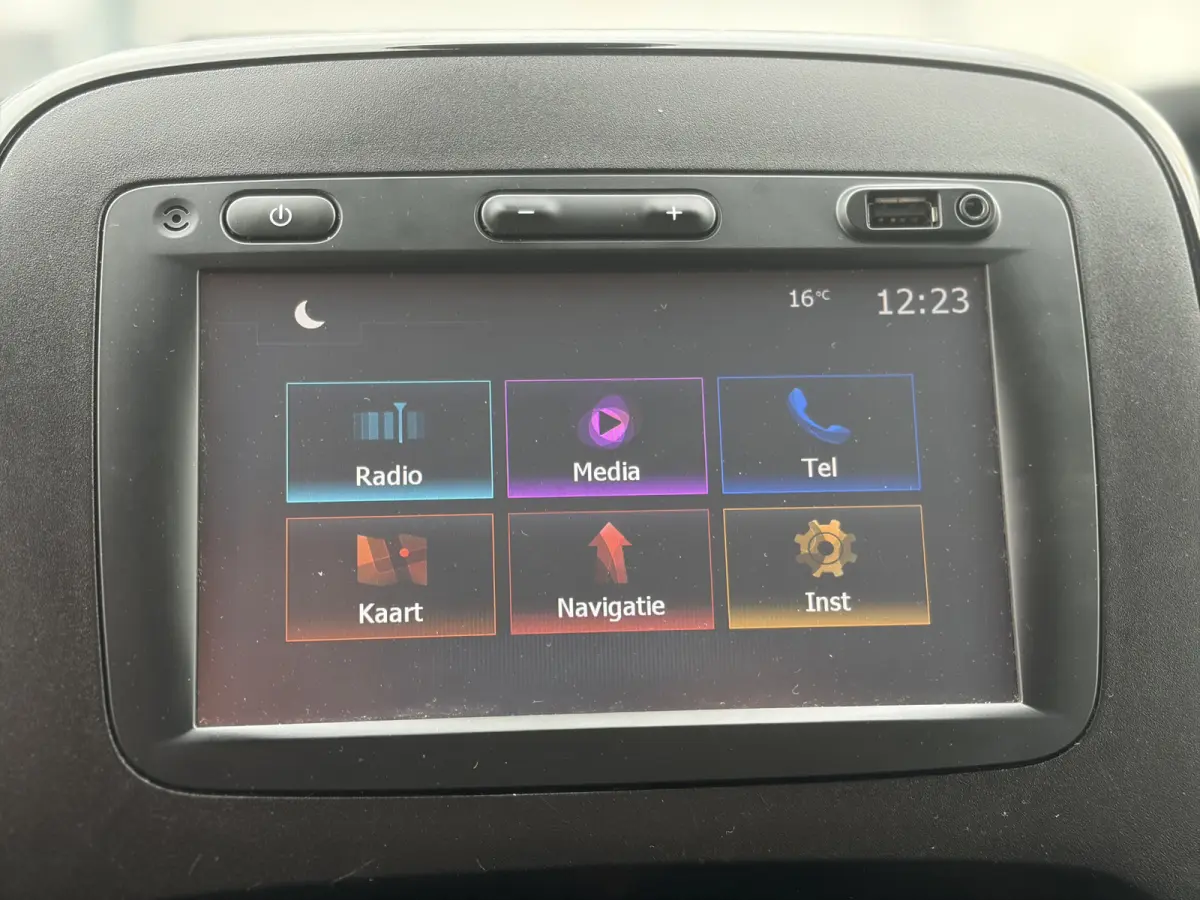 1.6 MJ EcoJet L2H1 SX 125pk | Dubbele Cabine | Koppejan Edition | Achteruitrijcamera | Bluetooth | Dab | Navigatiesysteem full map | Parkeersensor achter | Trekhaak | Zeer compleet!