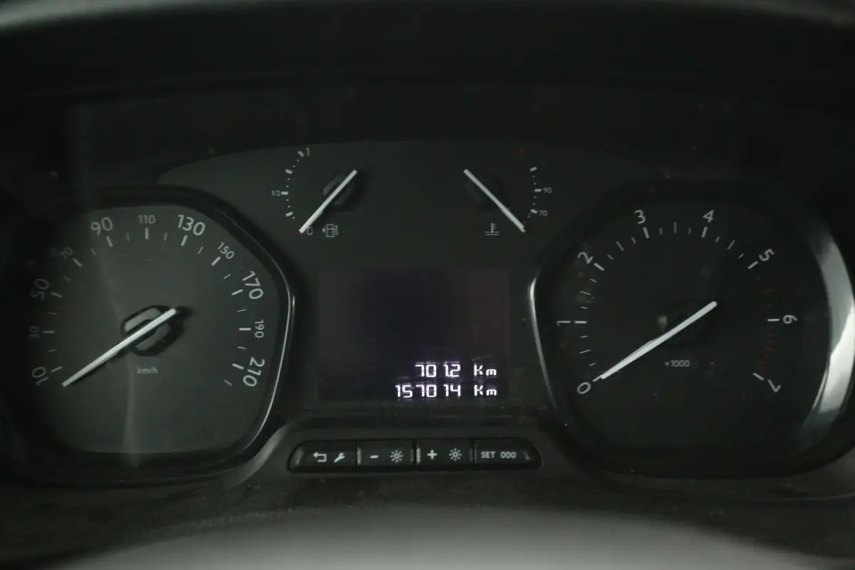 2.0D L3H1 | Automaat | Airco | Cruise | Camera | 3 Zits | Carplay | Parkeersens.