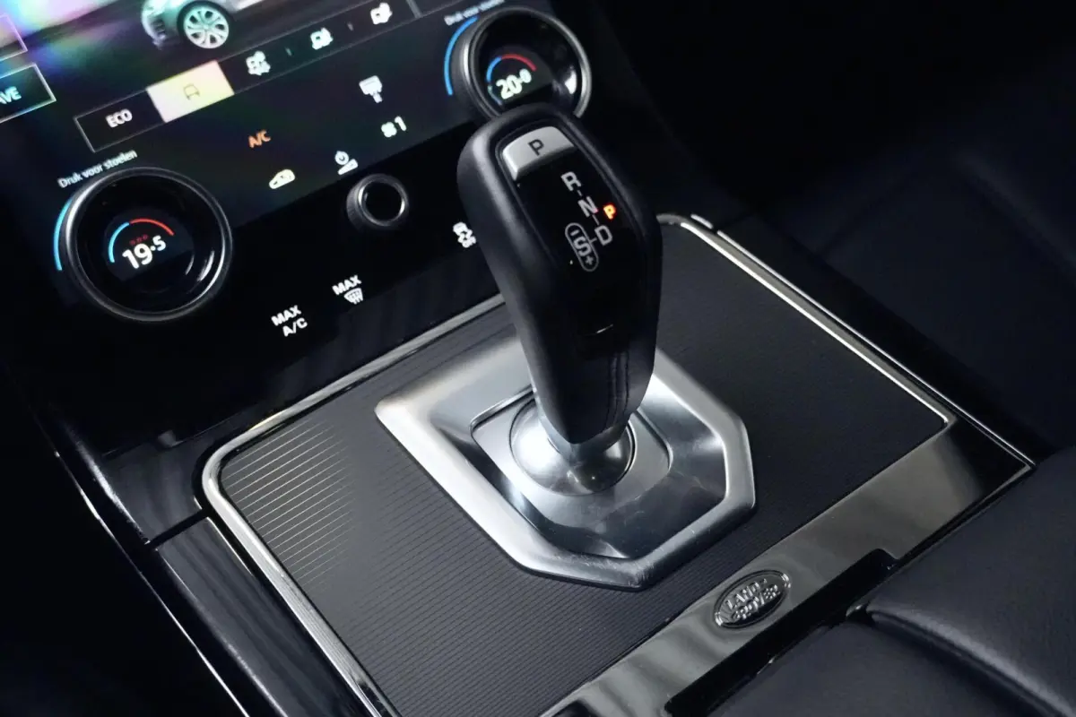 1.5 P300e AWD R-Dynamic HSE | SOH 93,6% | Pano-dak | Virtual | 360 Camera | Stuur/Stoelverwarming | Led |