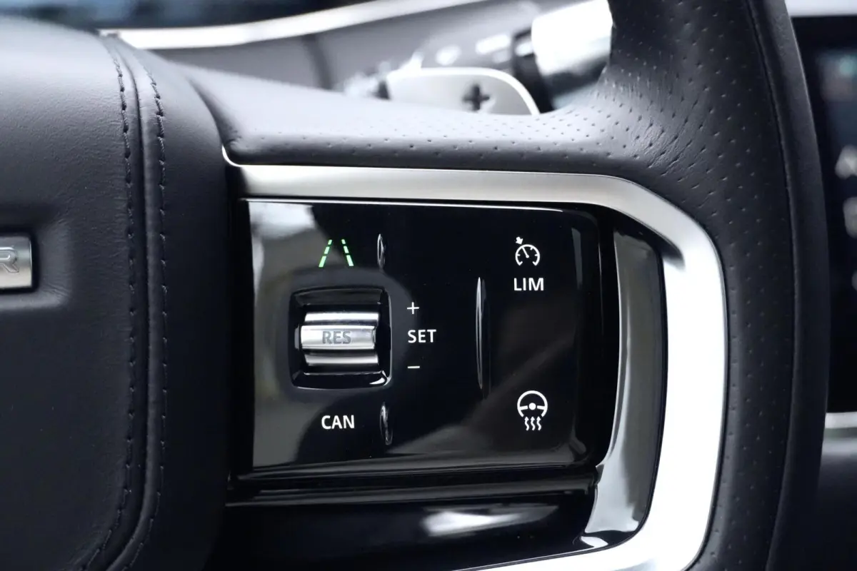 1.5 P300e AWD R-Dynamic HSE | SOH 93,6% | Pano-dak | Virtual | 360 Camera | Stuur/Stoelverwarming | Led |