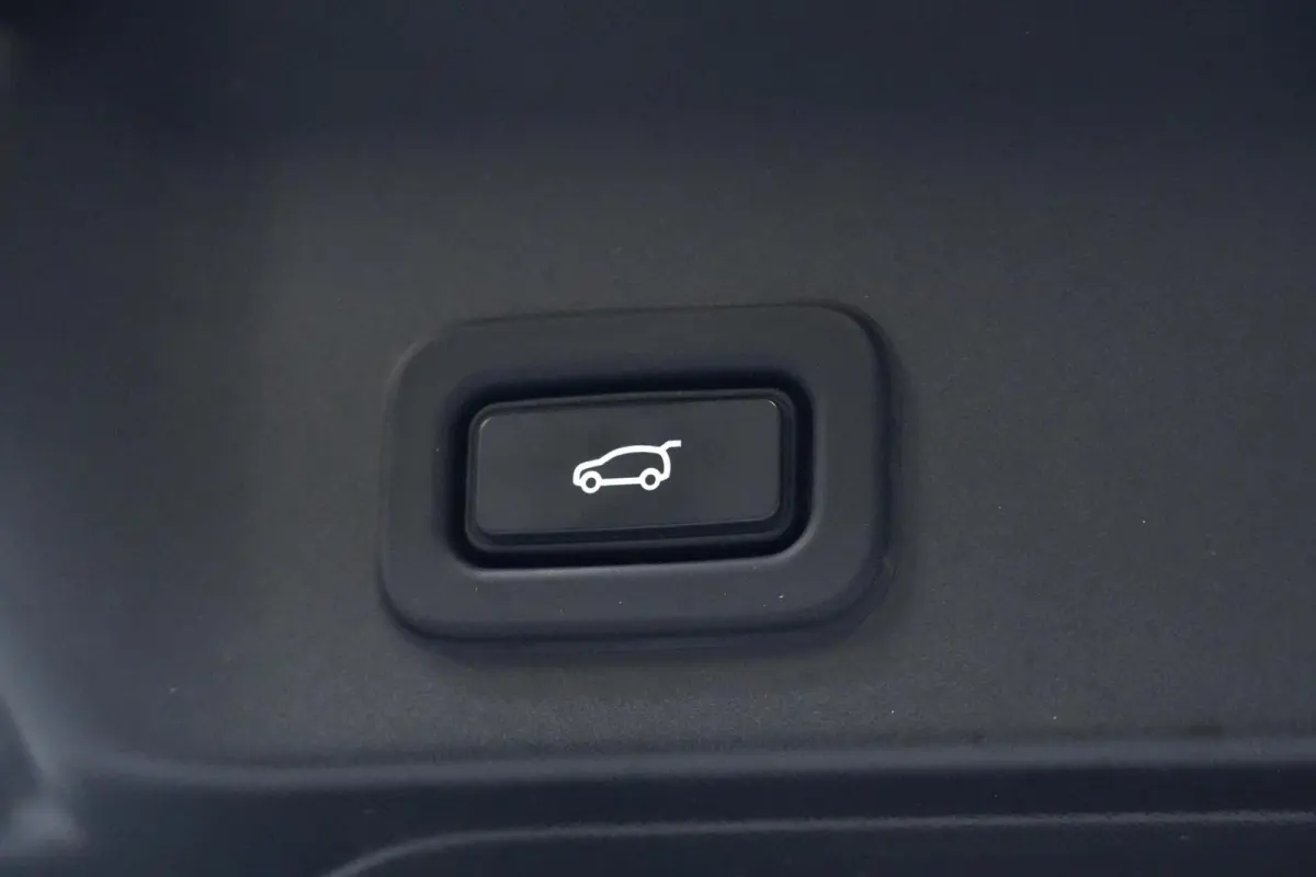 1.5 P300e AWD R-Dynamic HSE | SOH 93,6% | Pano-dak | Virtual | 360 Camera | Stuur/Stoelverwarming | Led |