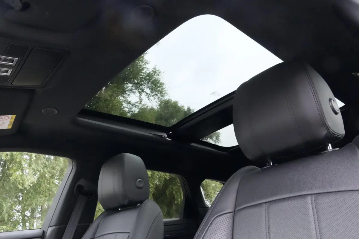 1.5 P300e AWD R-Dynamic HSE | SOH 93,6% | Pano-dak | Virtual | 360 Camera | Stuur/Stoelverwarming | Led |