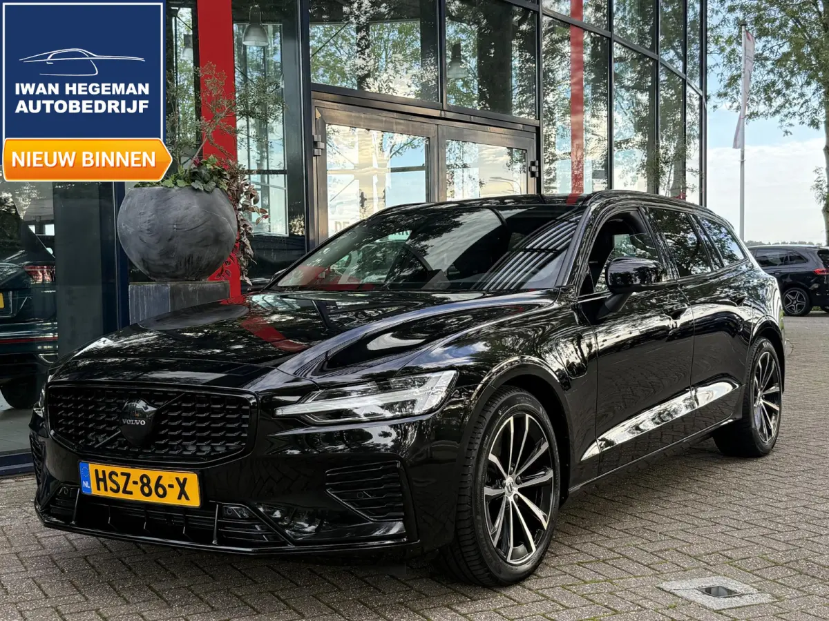 2.0 T6 Plug-in hybrid AWD Plus Dark | Wekl. Trekhaak | Leder | PDC + Camera | Climate control | LM Velgen |