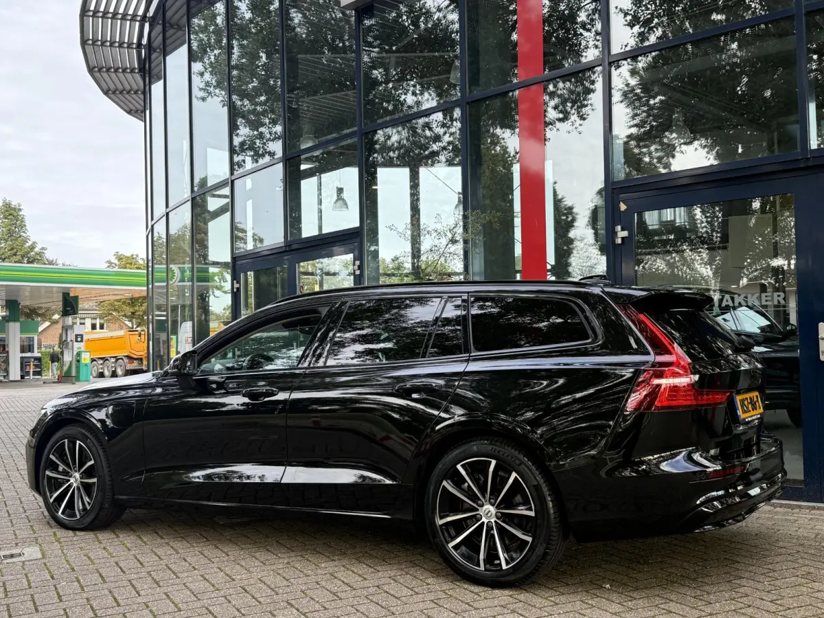 2.0 T6 Plug-in hybrid AWD Plus Dark | SOH 100% | Wegkl. Trekhaak | Leder | PDC + Camera | Climate control | LM Velgen |