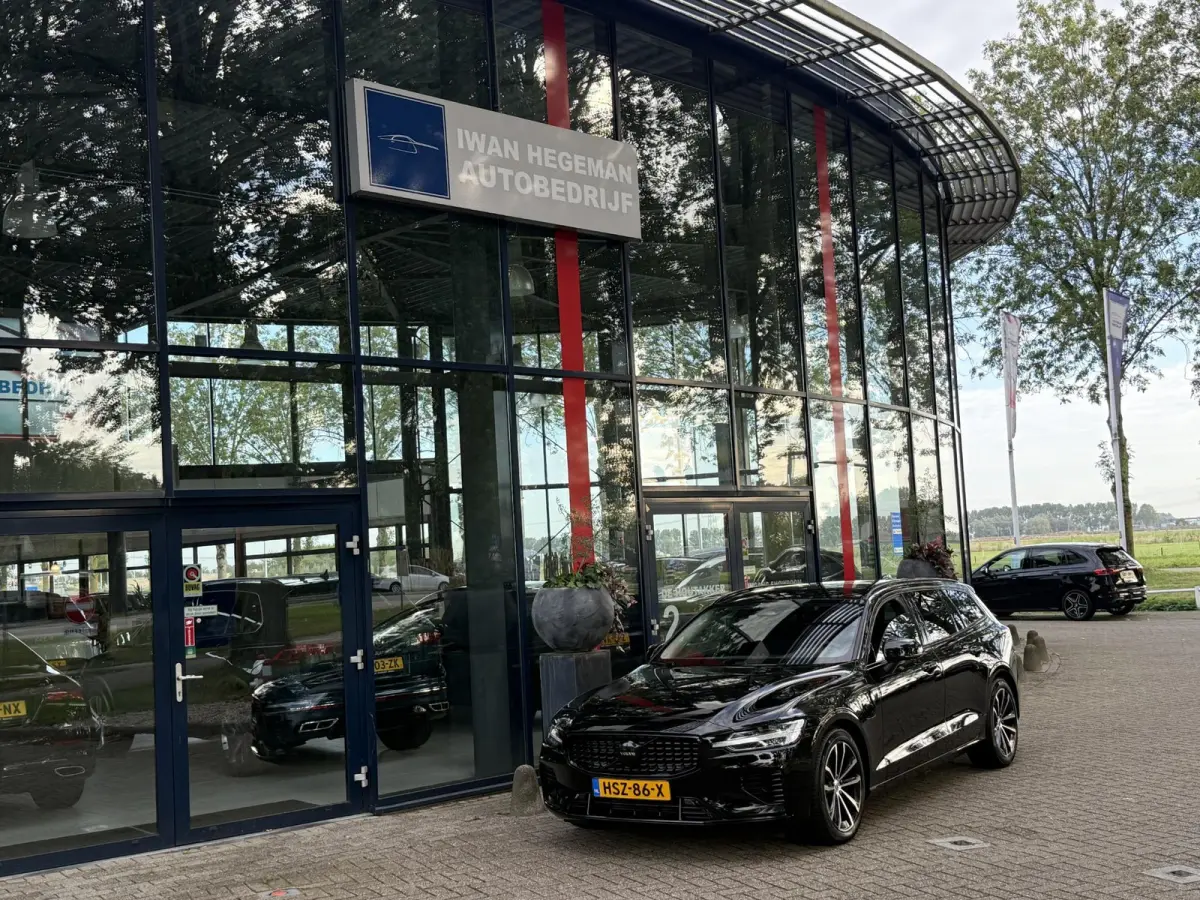 2.0 T6 Plug-in hybrid AWD Plus Dark | SOH 100% | Wegkl. Trekhaak | Leder | PDC + Camera | Climate control | LM Velgen |