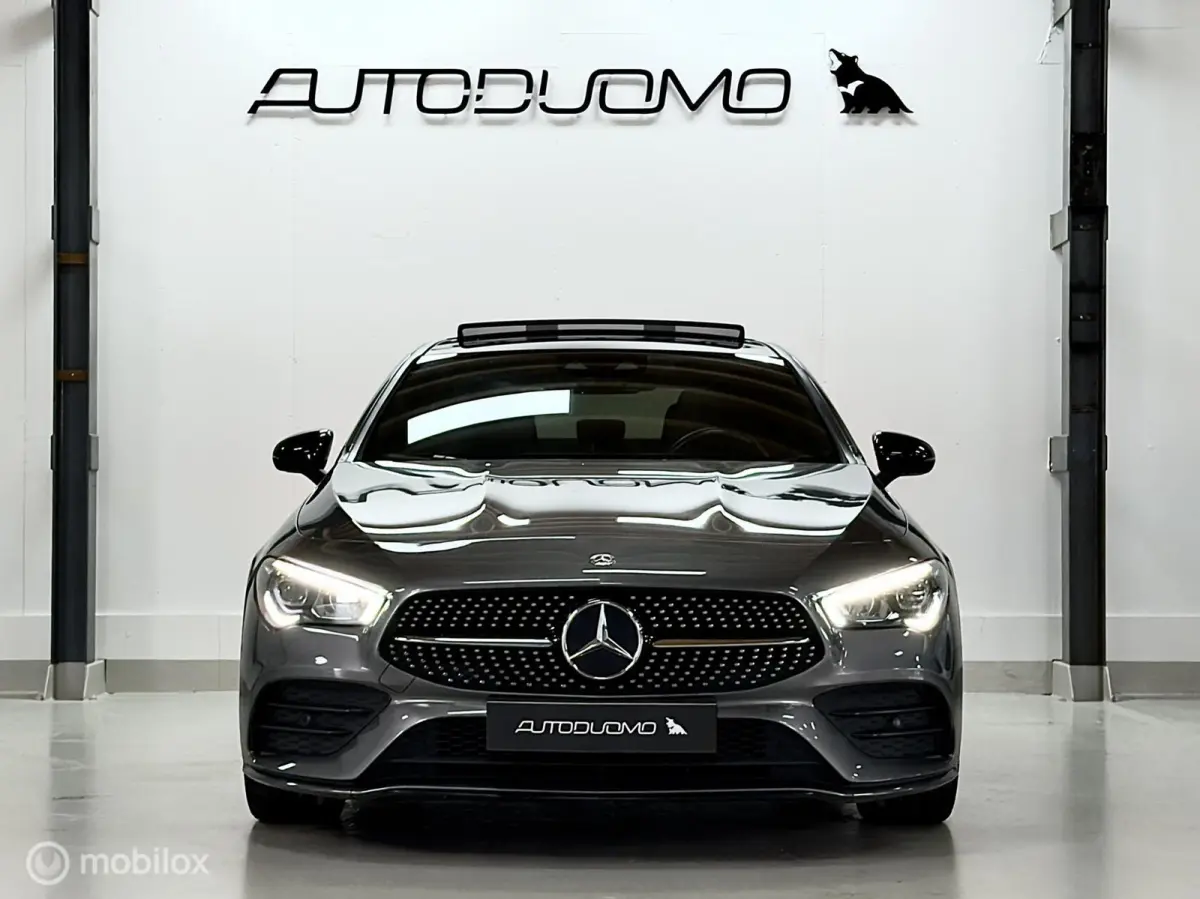 180 AMG | Pano | Stoelverwarming | Sfeer | Night | 18" | LED HP | NAP | Camera | Leer | Verkeerslichtweergave+ | Widescreen | DYNAMIC