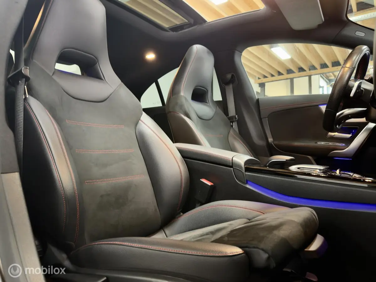 180 AMG | Pano | Stoelverwarming | Sfeer | Night | 18" | LED HP | NAP | Camera | Leer | Verkeerslichtweergave+ | Widescreen | DYNAMIC