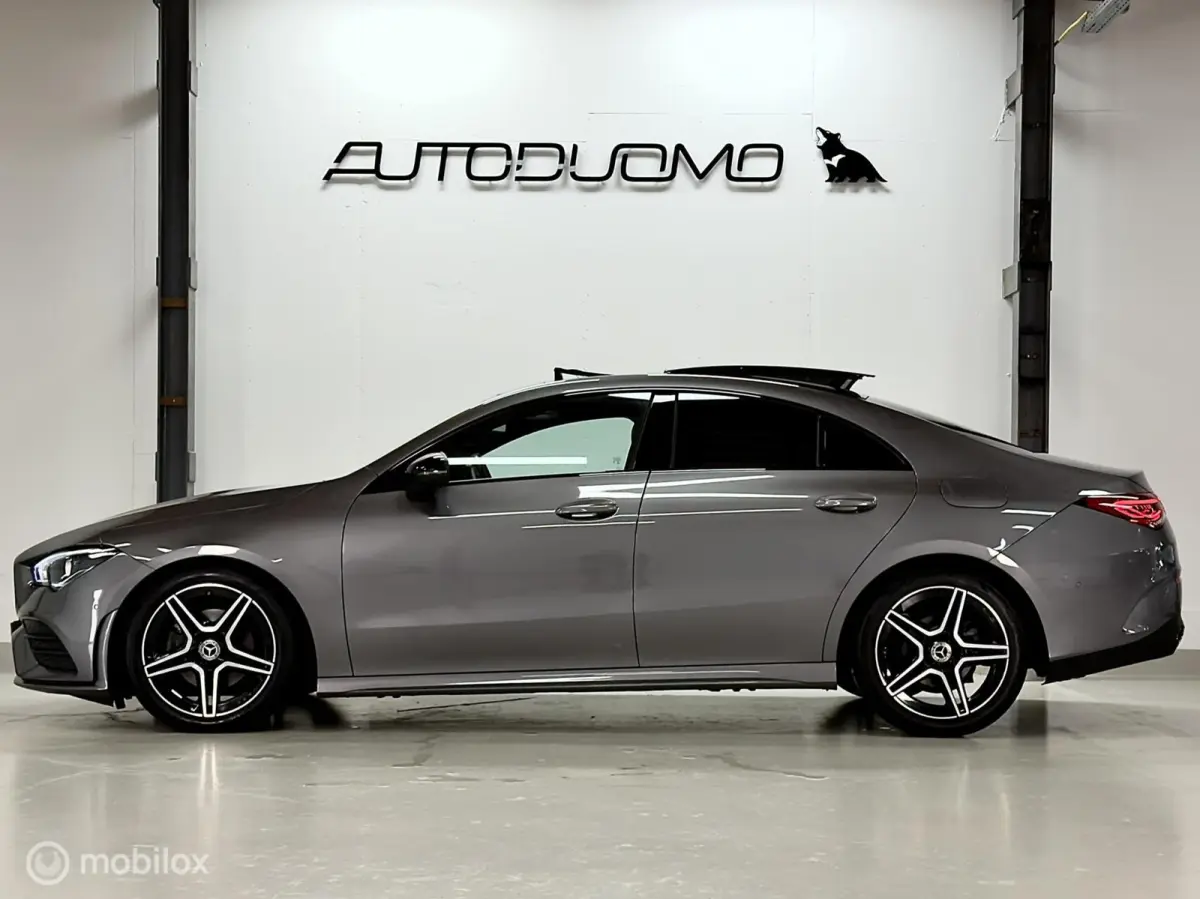 180 AMG | Pano | Stoelverwarming | Sfeer | Night | 18" | LED HP | NAP | Camera | Leer | Verkeerslichtweergave+ | Widescreen | DYNAMIC