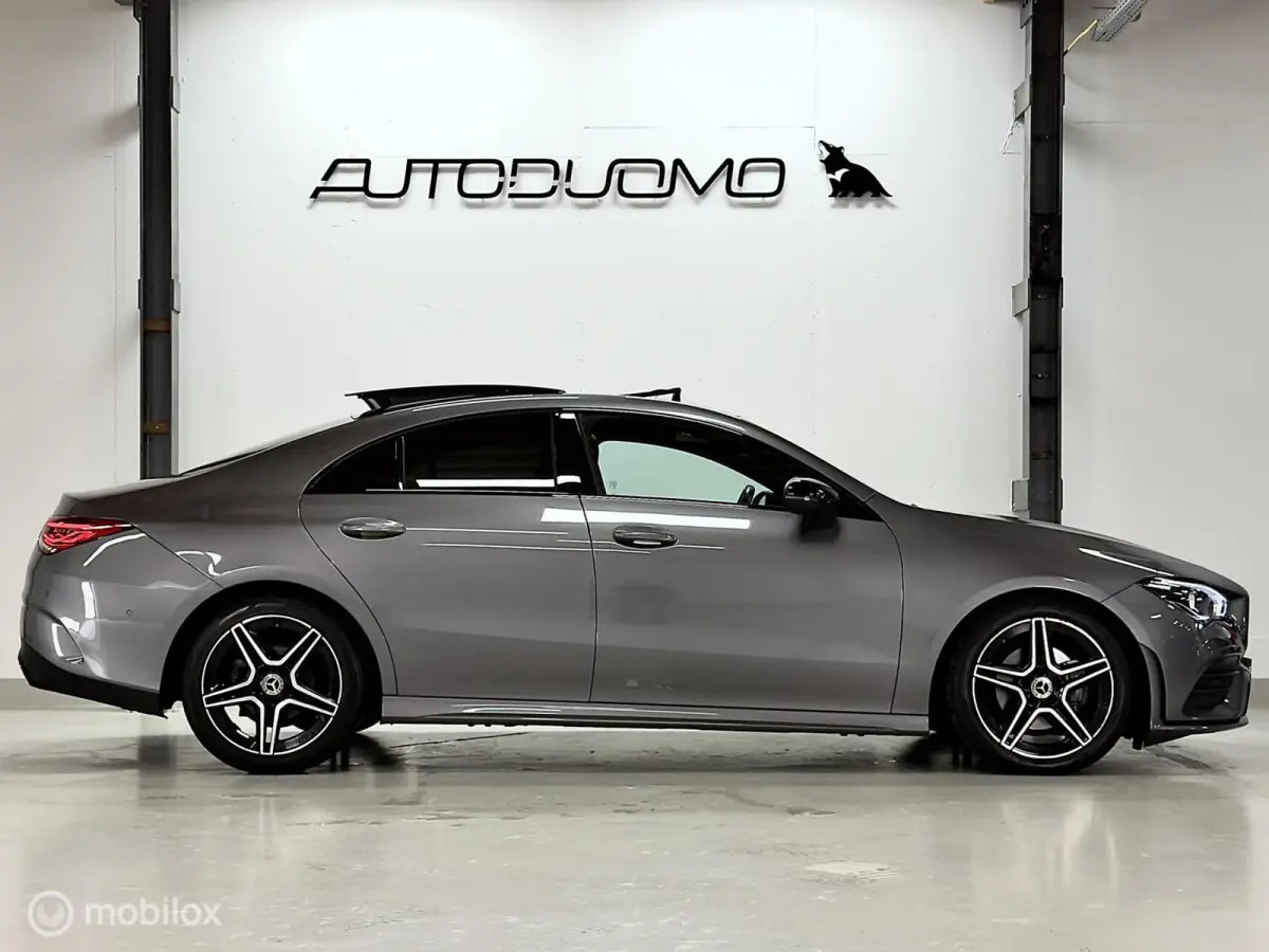 180 AMG | Pano | Stoelverwarming | Sfeer | Night | 18" | LED HP | NAP | Camera | Leer | Verkeerslichtweergave+ | Widescreen | DYNAMIC