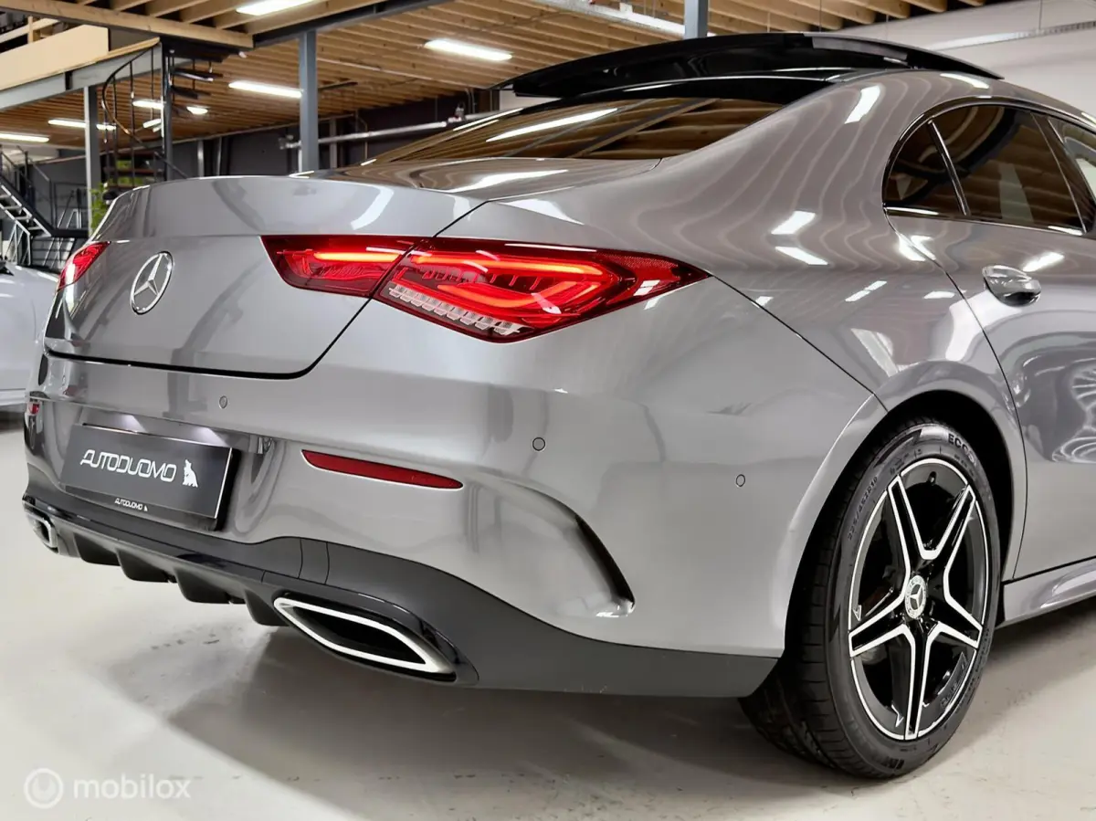 180 AMG | Pano | Stoelverwarming | Sfeer | Night | 18" | LED HP | NAP | Camera | Leer | Verkeerslichtweergave+ | Widescreen | DYNAMIC