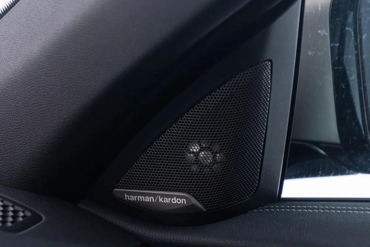 M440i xDrive High Executive Driving Assistant Professional - Head up - Harman Kardon - Comfort Access - Elektrisch verwarmde voorstoelen - Air collar - Parking Assistant Plus -