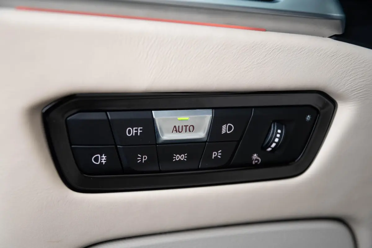 M440i xDrive High Executive Driving Assistant Professional - Head up - Harman Kardon - Comfort Access - Elektrisch verwarmde voorstoelen - Air collar - Parking Assistant Plus -