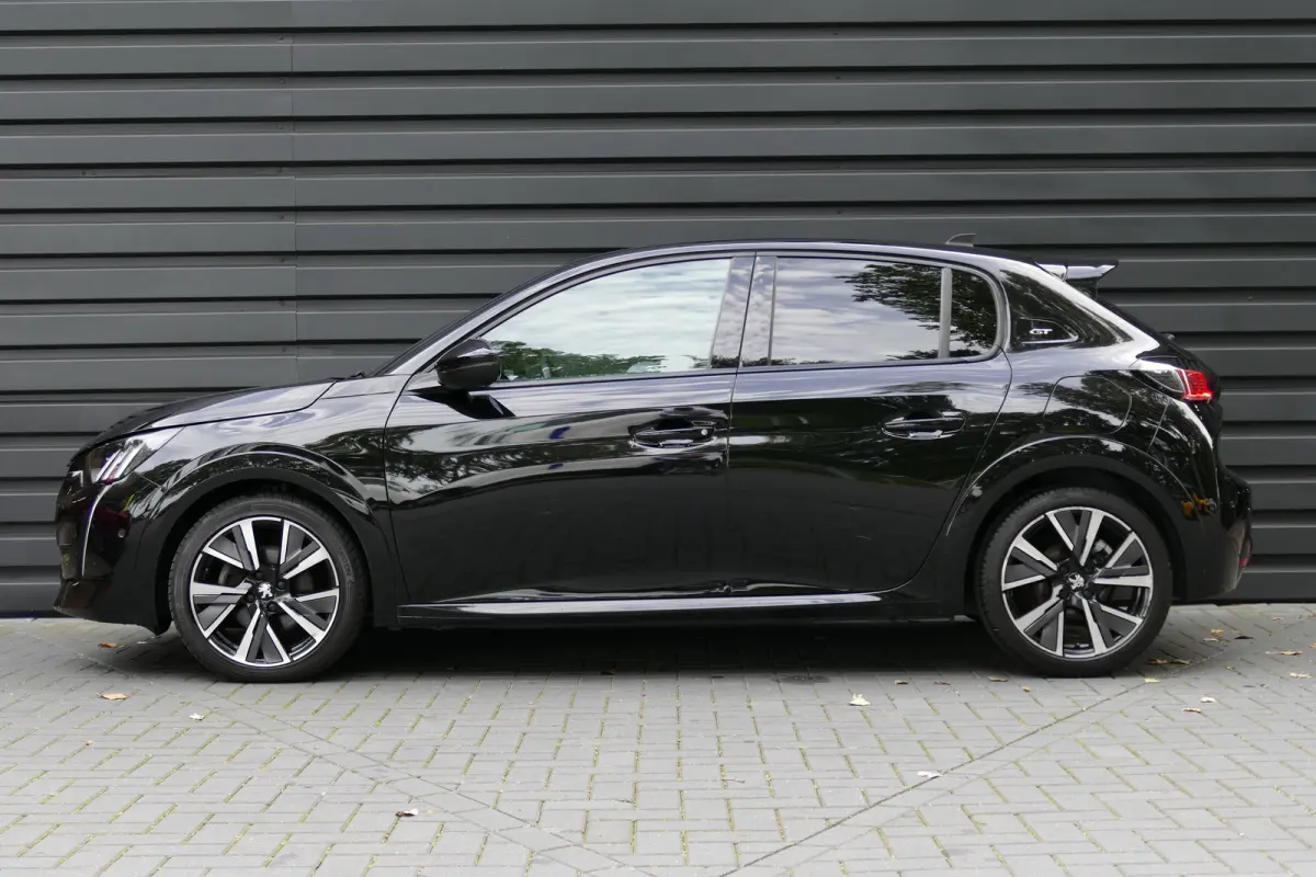 1.2 PureTech GT / CAMERA / STOELVERWARMING / FULL-LED / 17"LMV / NAVI / CLIMA / PDC / BLUETOOTH / CRUISECONTROL / 1E EIGENAAR / SCHITTERENDE STAAT !!