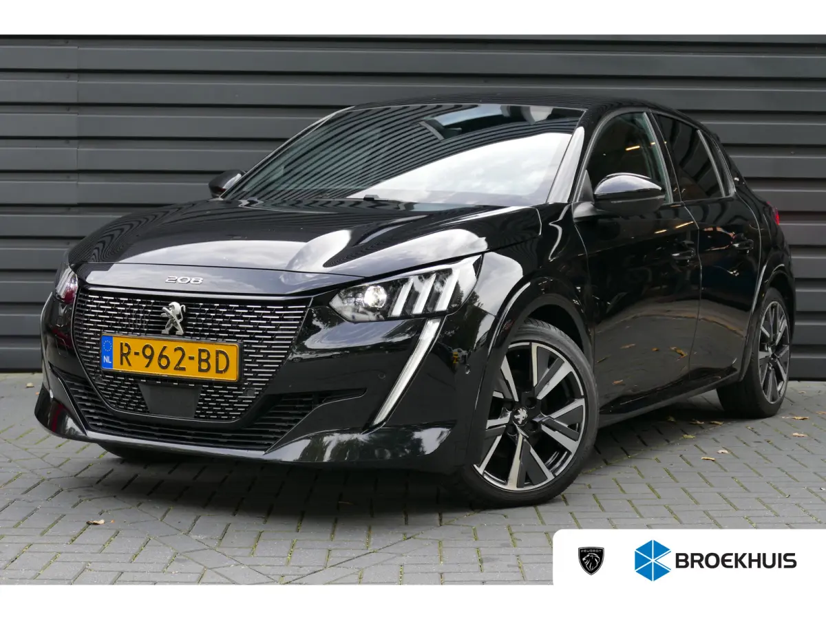1.2 PureTech GT / CAMERA / STOELVERWARMING / FULL-LED / 17"LMV / NAVI / CLIMA / PDC / BLUETOOTH / CRUISECONTROL / 1E EIGENAAR / SCHITTERENDE STAAT !!
