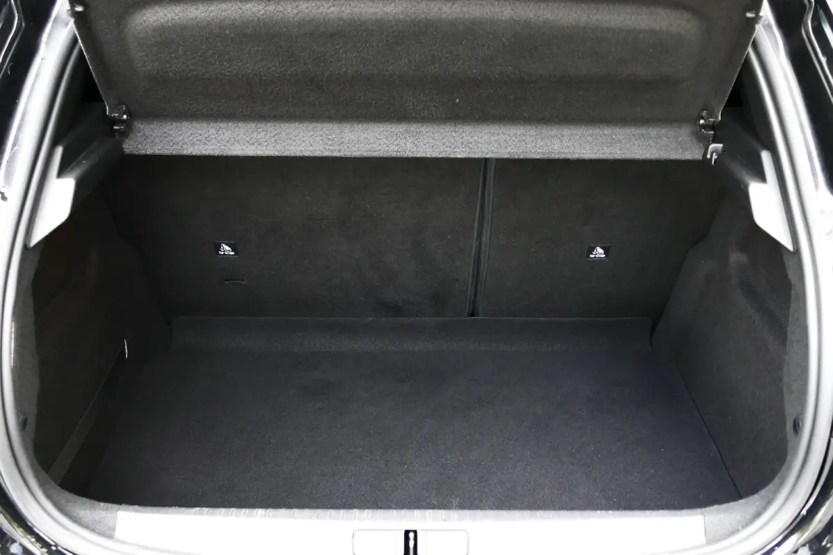 1.2 PureTech GT / CAMERA / STOELVERWARMING / FULL-LED / 17"LMV / NAVI / CLIMA / PDC / BLUETOOTH / CRUISECONTROL / 1E EIGENAAR / SCHITTERENDE STAAT !!