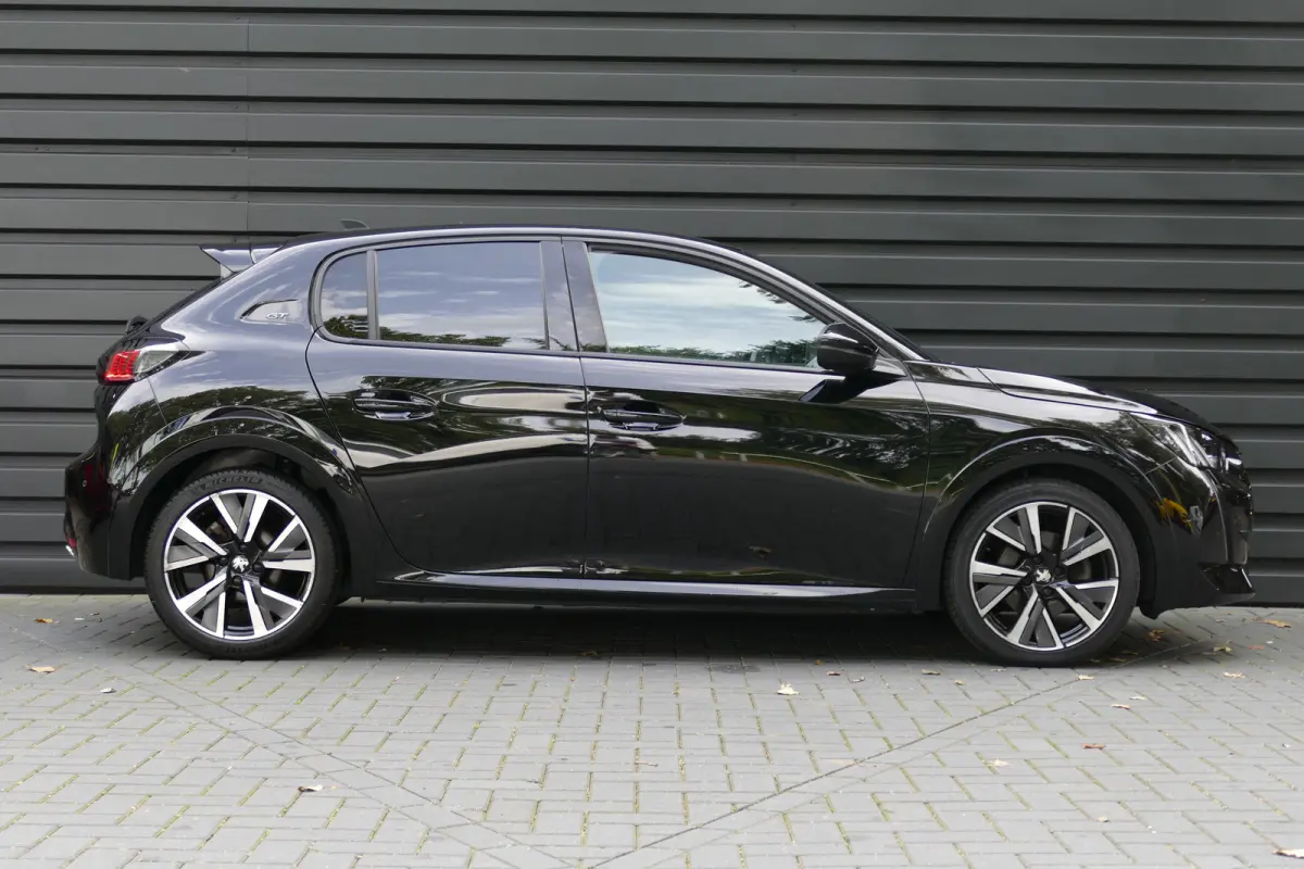 1.2 PureTech GT / CAMERA / STOELVERWARMING / FULL-LED / 17"LMV / NAVI / CLIMA / PDC / BLUETOOTH / CRUISECONTROL / 1E EIGENAAR / SCHITTERENDE STAAT !!
