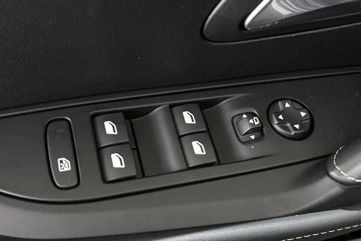 1.2 PureTech GT Automaat Panoramadak Camera Apple CarPlay LED