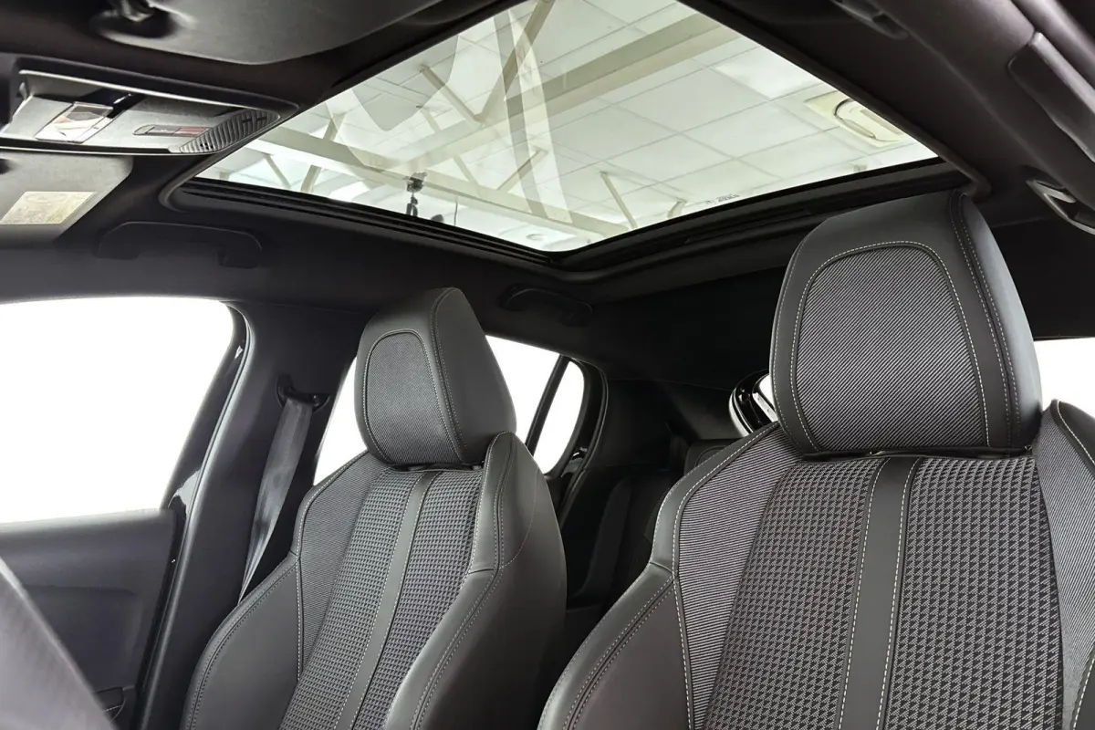 1.2 PureTech GT Automaat Panoramadak Camera Apple CarPlay LED