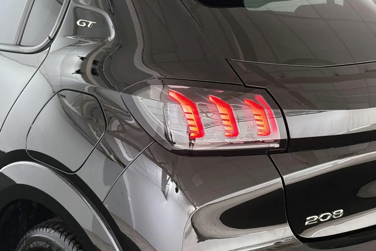 1.2 PureTech GT Automaat Panoramadak Camera Apple CarPlay LED