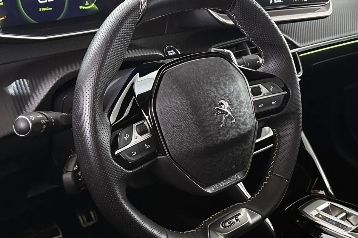 1.2 PureTech GT Automaat Panoramadak Camera Apple CarPlay LED