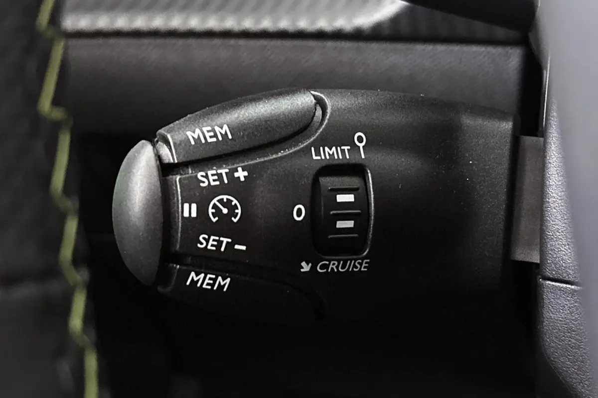1.2 PureTech GT Automaat Panoramadak Camera Apple CarPlay LED