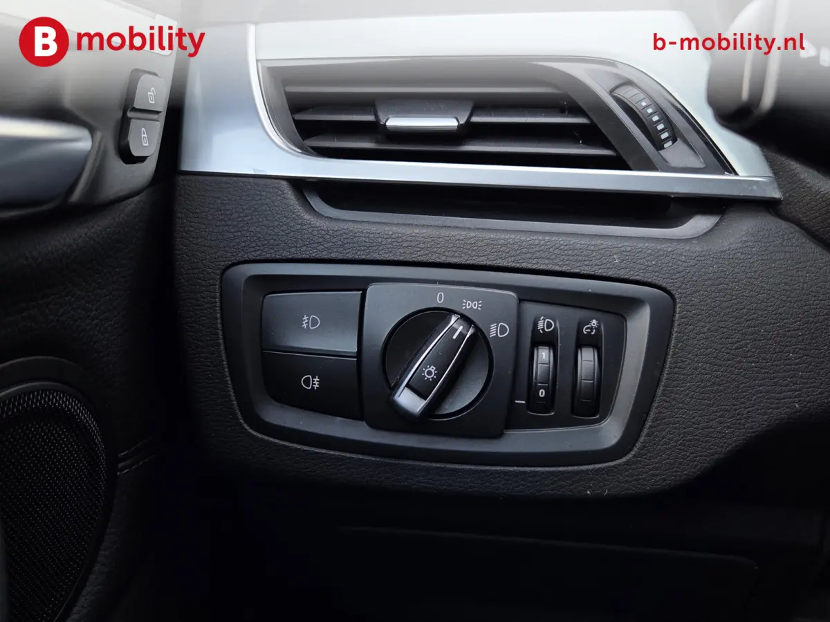 sDrive18i Executive X Line Automaat Trekhaak 1700kg | Achteruitrijcamera | Sportstoelen | Cruise Control | Navigatie