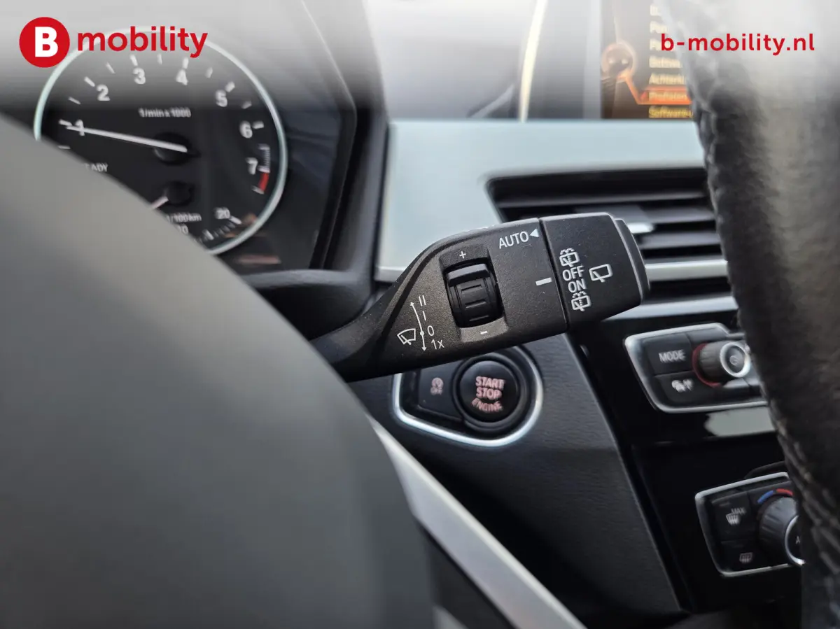 sDrive18i Executive X Line Automaat Trekhaak 1700kg | Achteruitrijcamera | Sportstoelen | Cruise Control | Navigatie