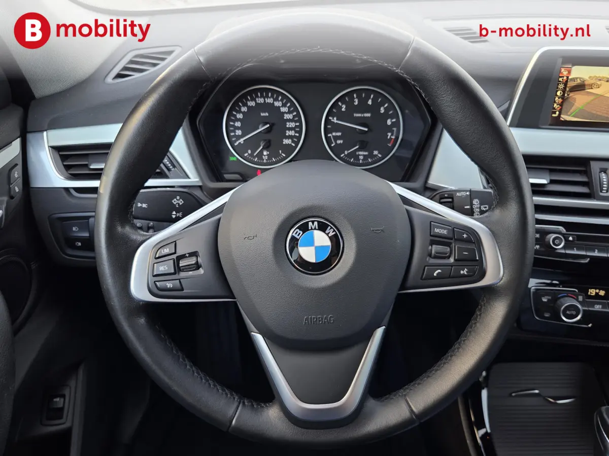 sDrive18i Executive X Line Automaat Trekhaak 1700kg | Achteruitrijcamera | Sportstoelen | Cruise Control | Navigatie