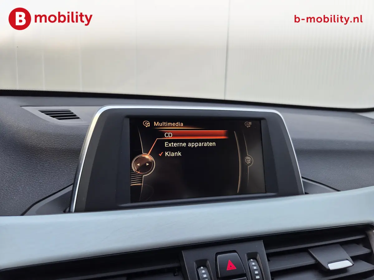sDrive18i Executive X Line Automaat Trekhaak 1700kg | Achteruitrijcamera | Sportstoelen | Cruise Control | Navigatie