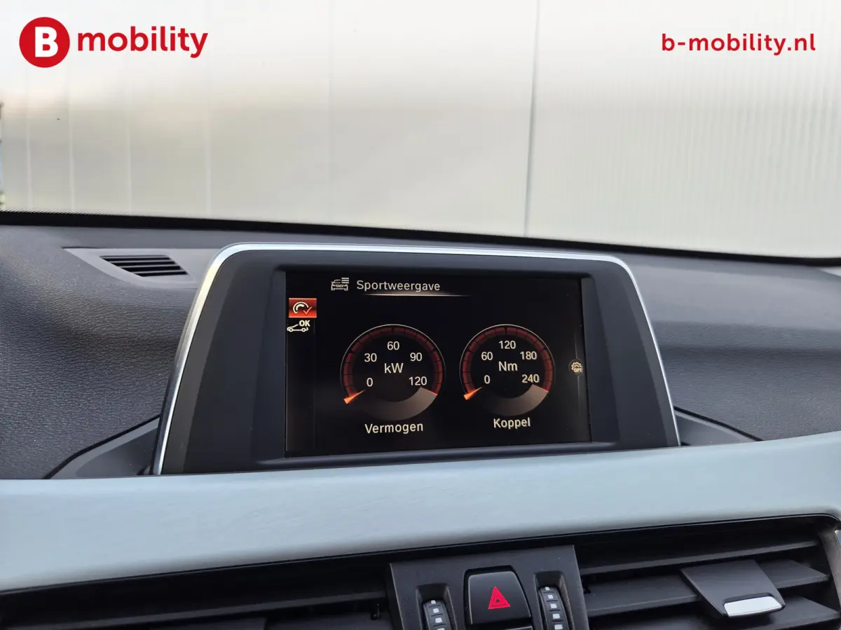 sDrive18i Executive X Line Automaat Trekhaak 1700kg | Achteruitrijcamera | Sportstoelen | Cruise Control | Navigatie