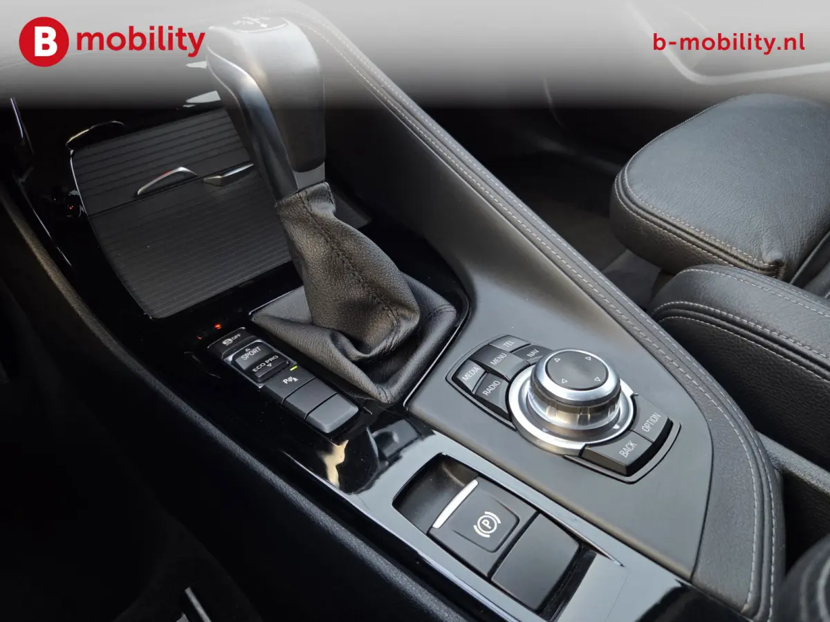 sDrive18i Executive X Line Automaat Trekhaak 1700kg | Achteruitrijcamera | Sportstoelen | Cruise Control | Navigatie
