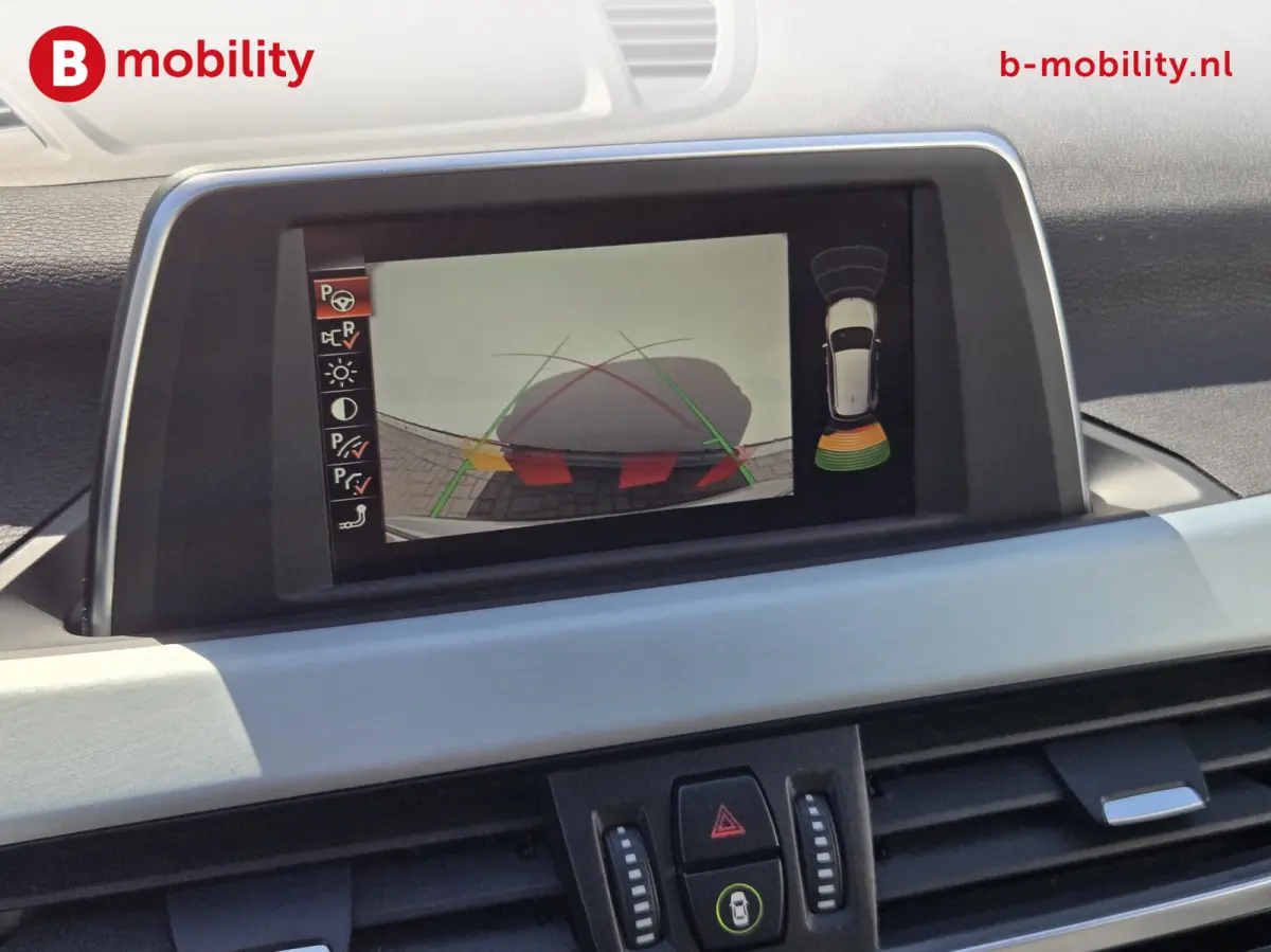 sDrive18i Executive X Line Automaat Trekhaak 1700kg | Achteruitrijcamera | Sportstoelen | Cruise Control | Navigatie