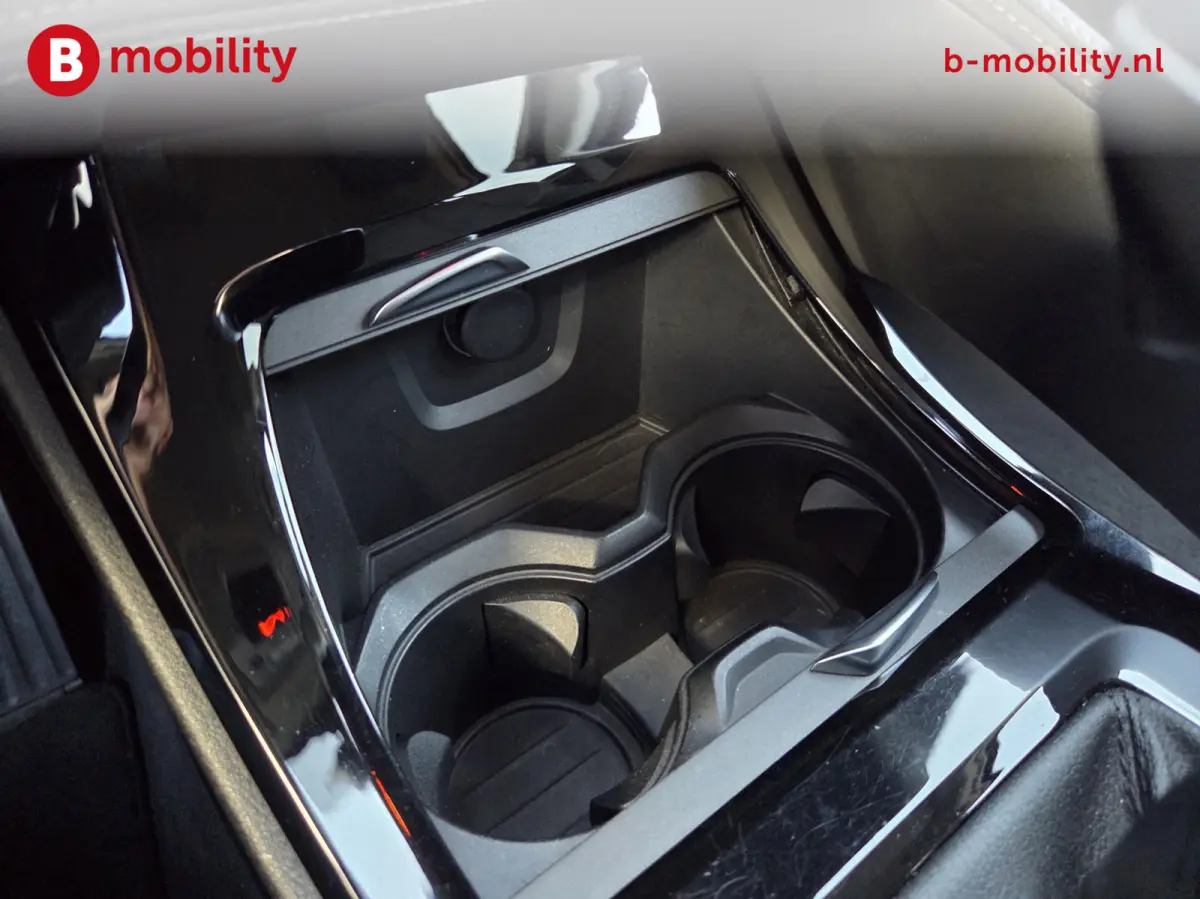 sDrive18i Executive X Line Automaat Trekhaak 1700kg | Achteruitrijcamera | Sportstoelen | Cruise Control | Navigatie