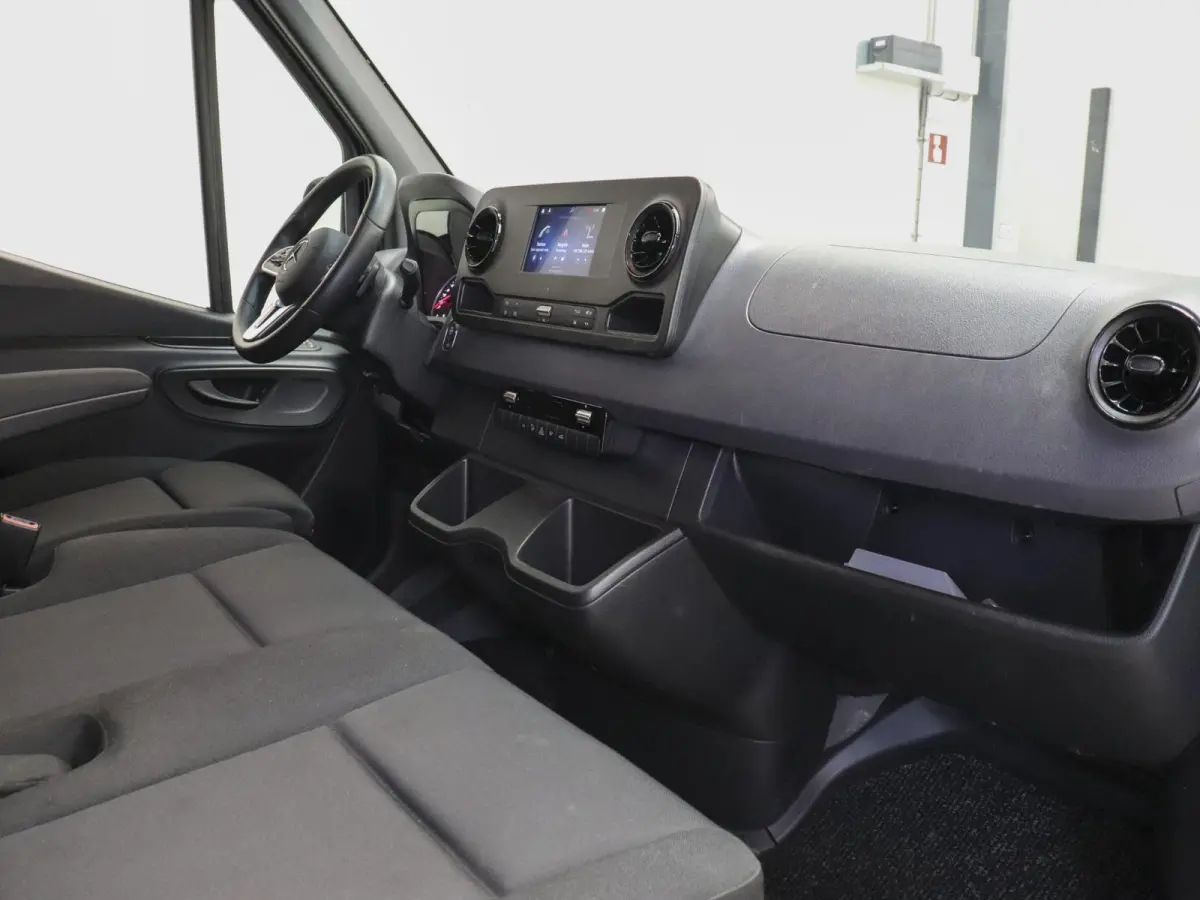 315 1.9 CDI L2H2 RWD Automaat Airco Navigatie Camera Cruisecontrol 3Zits Electra pakket DAB
