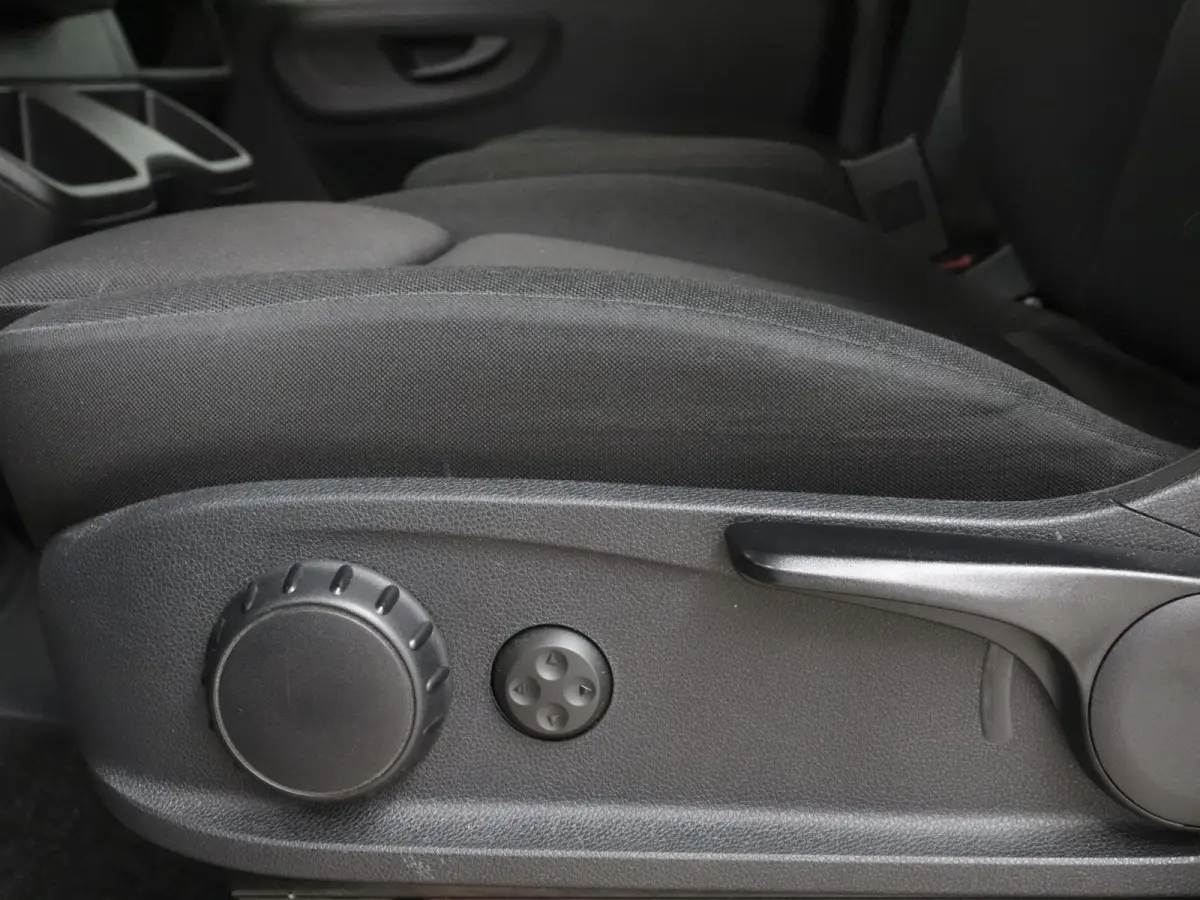 315 1.9 CDI L2H2 RWD Automaat Airco Navigatie Camera Cruisecontrol 3Zits Electra pakket DAB