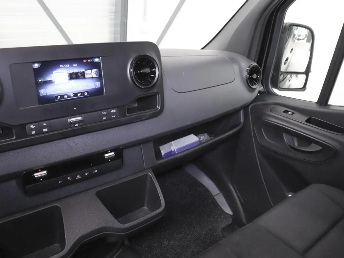 315 1.9 CDI L2H2 RWD Automaat Airco Navigatie Camera Cruisecontrol 3Zits Electra pakket DAB