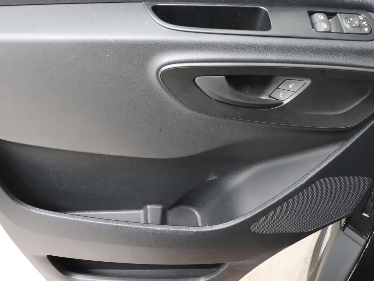 315 1.9 CDI L2H2 RWD Automaat Airco Navigatie Camera Cruisecontrol 3Zits Electra pakket DAB