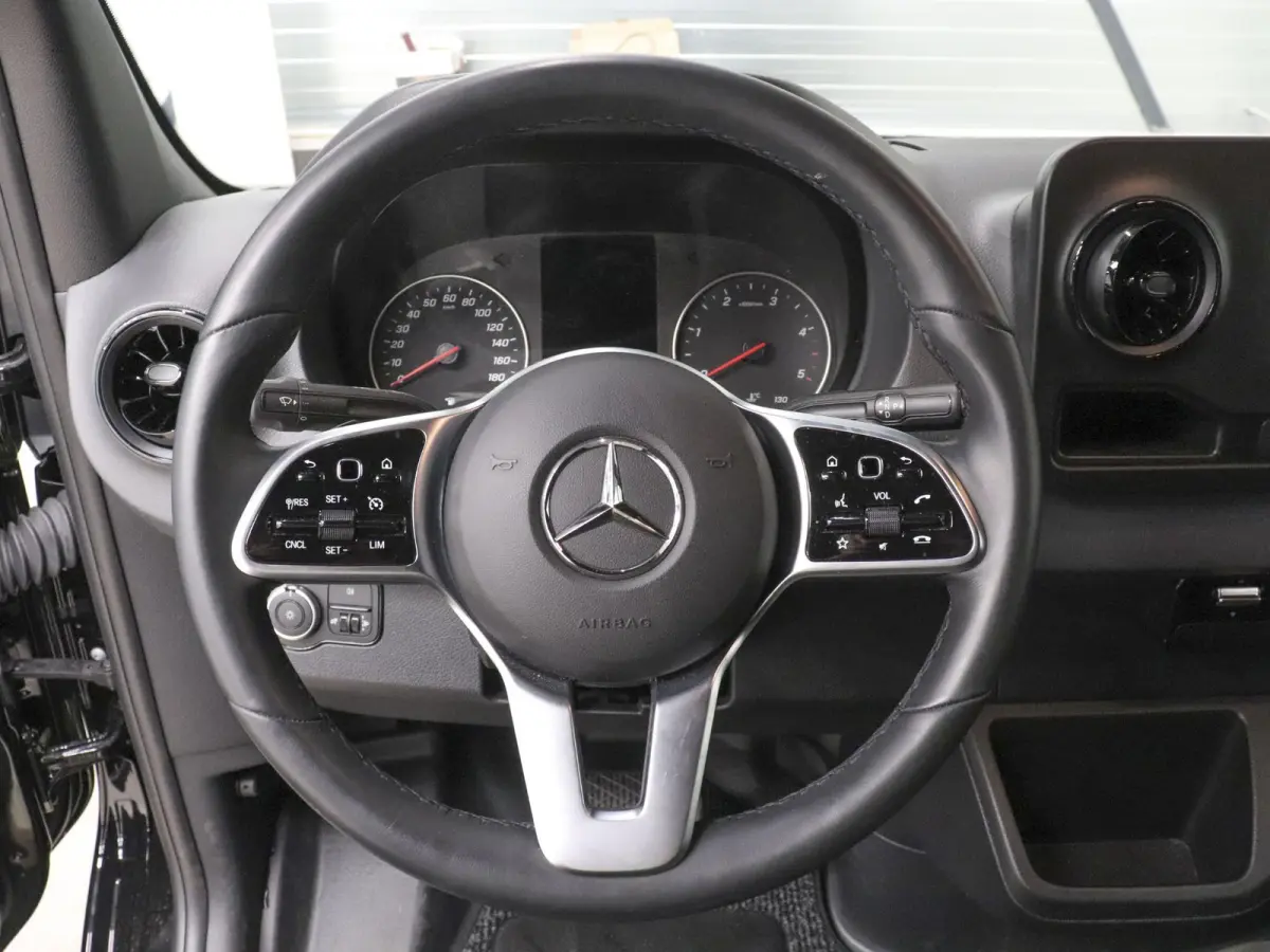 315 1.9 CDI L2H2 RWD Automaat Airco Navigatie Camera Cruisecontrol 3Zits Electra pakket DAB